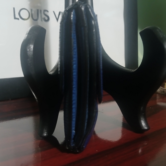 LV Double Snap Epi Wallet - Picture 7 of 16